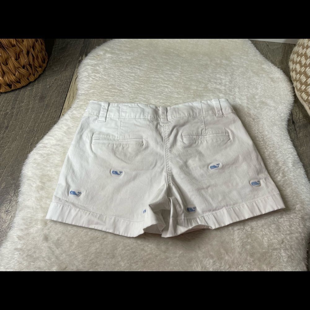 Vineyard Vines Kids White Blue Whale Embroidered Shorts - Picture 4 of 6
